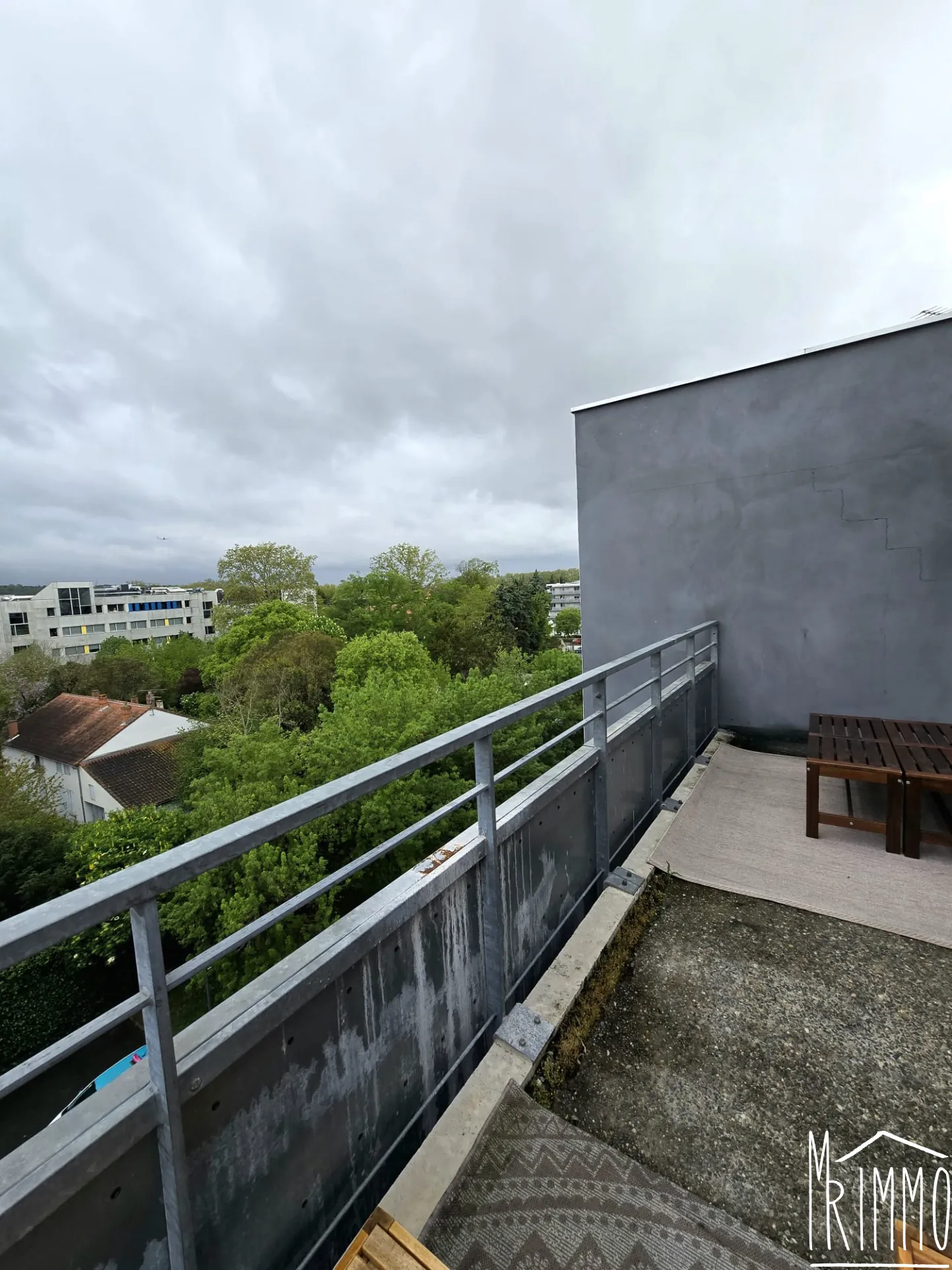 Appartement T3 avec terrasse et parking à Toulouse - Dernier étage 