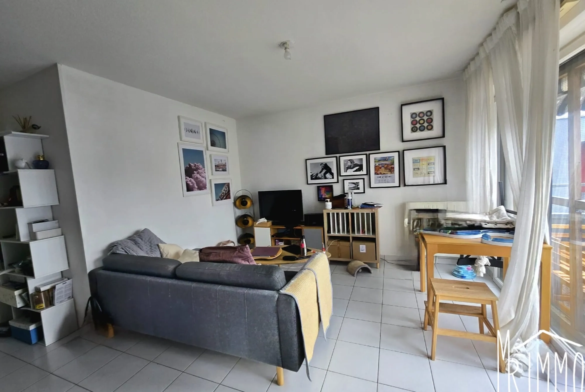 Appartement T3 avec terrasse et parking à Toulouse - Dernier étage 