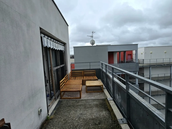 Appartement T3 avec terrasse et parking à Toulouse - Dernier étage 