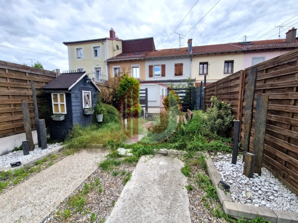 Maison rénovée à Mulhouse de 55 m² avec jardin et parking, parfait premier achat ou investissement locatif