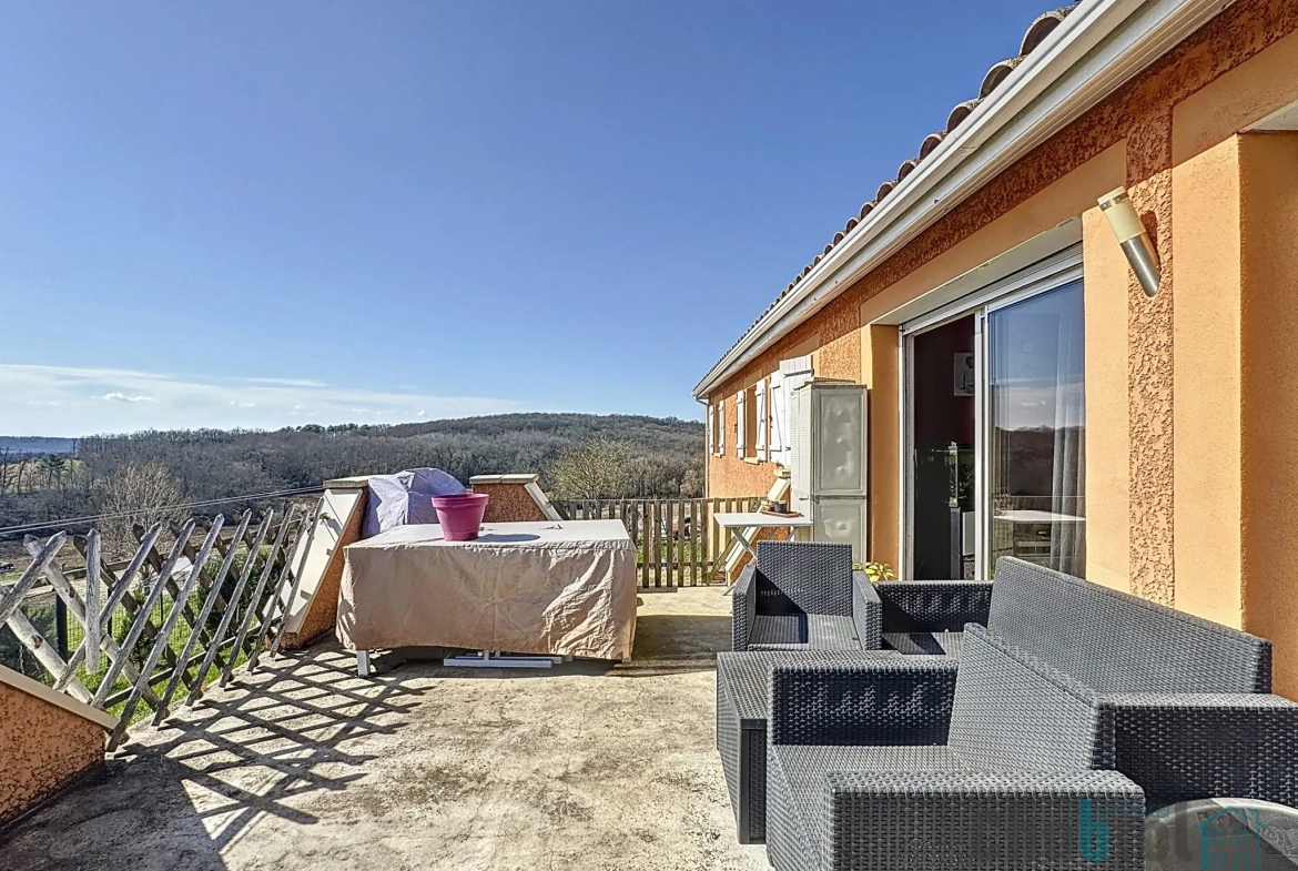 Belle maison de plain-pied avec 3 chambres, jardin et panneaux solaires à La Salvetat Belmontet proche Montauban 