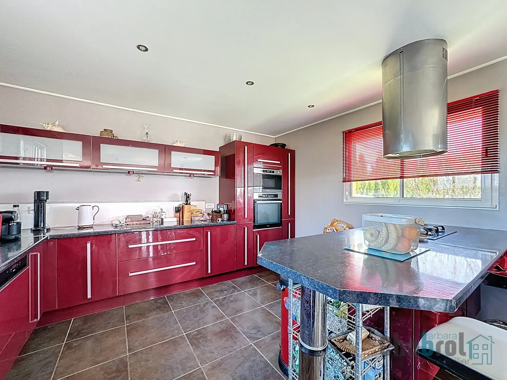Belle maison de plain-pied avec 3 chambres, jardin et panneaux solaires à La Salvetat Belmontet proche Montauban 