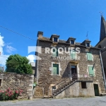 Charmante maison en pierre avec terrasse et jardin à Salles-Curan