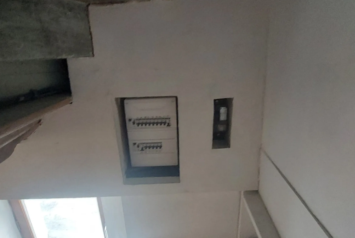 Maison de village rénovable à Fayet - Charme et potentiel en Ariège 