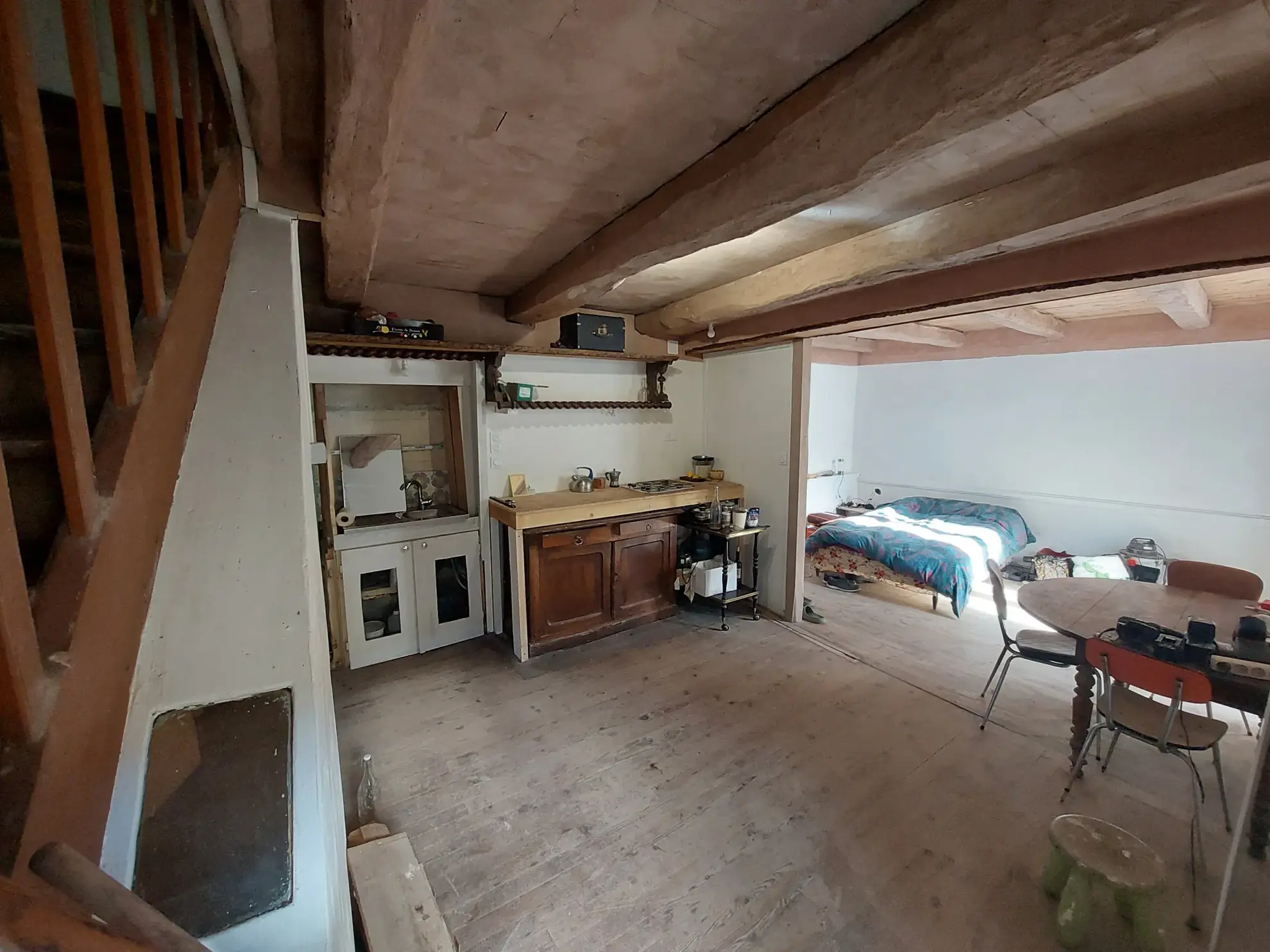 Maison de village rénovable à Fayet - Charme et potentiel en Ariège 
