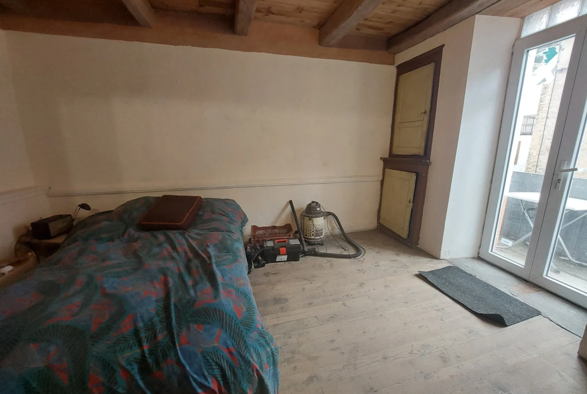 Maison de village rénovable à Fayet - Charme et potentiel en Ariège 