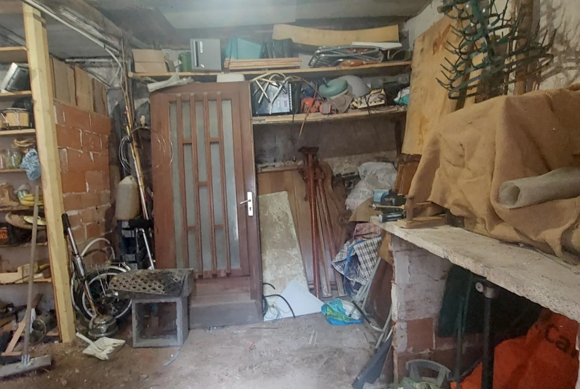 Maison de village rénovable à Fayet - Charme et potentiel en Ariège 