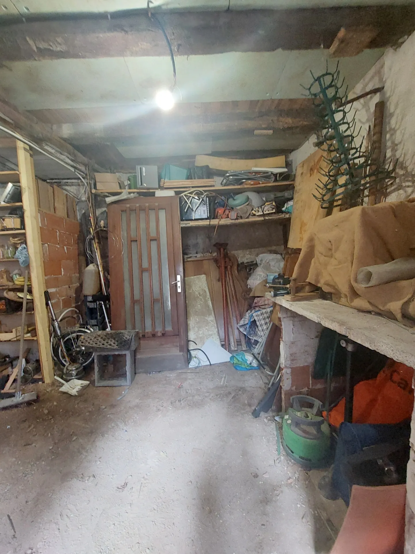 Maison de village rénovable à Fayet - Charme et potentiel en Ariège 