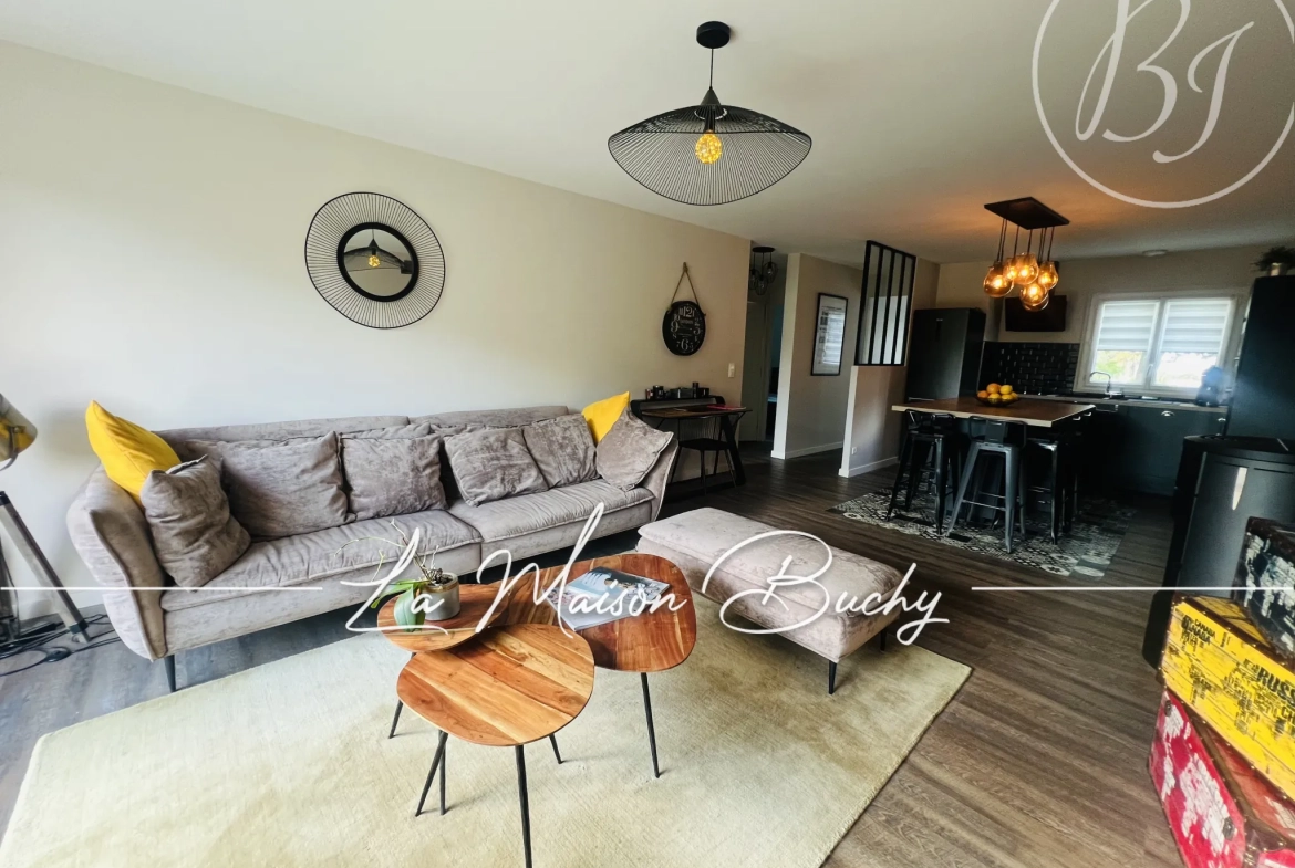Maison rénovée avec terrasse et terrain de 780 m² à Ste Foy 