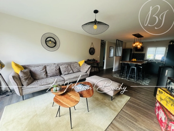 Maison rénovée avec terrasse et terrain de 780 m² à Ste Foy