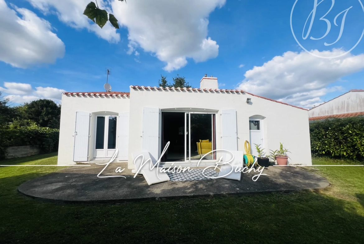 Maison rénovée avec terrasse et terrain de 780 m² à Ste Foy 