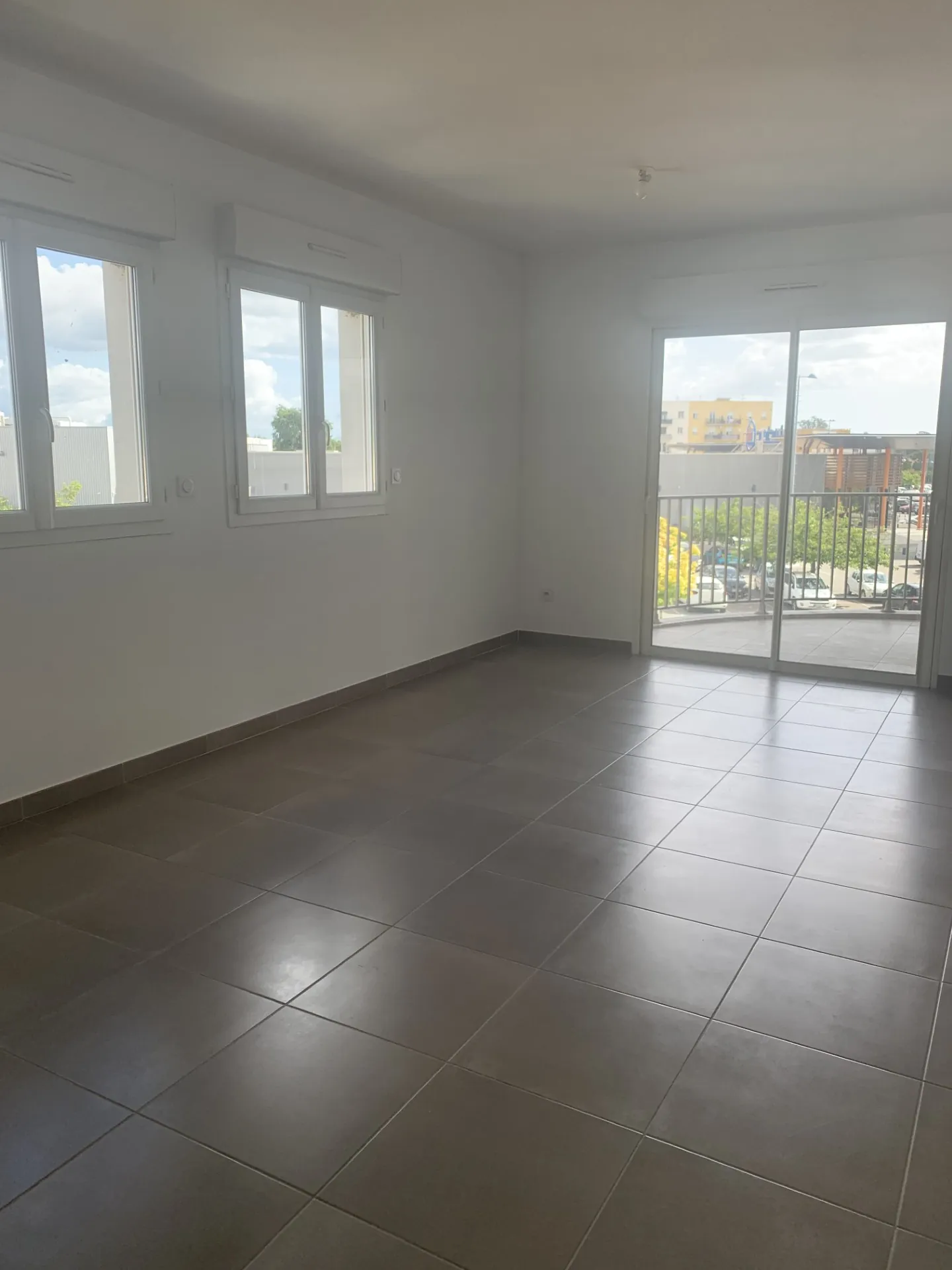 Appartement T2 en centre-ville de Ghisonaccia avec balcony, disponible en 2025 