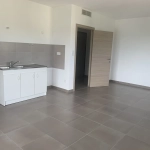 Appartement T2 en centre-ville de Ghisonaccia avec balcony, disponible en 2025