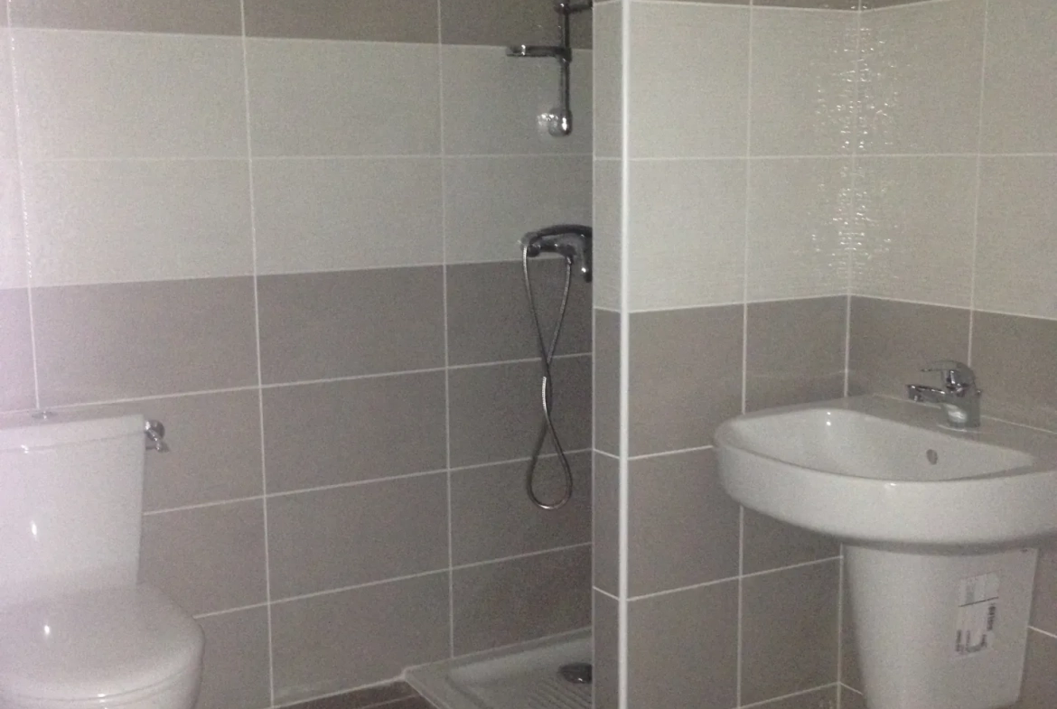 Appartement T2 en centre-ville de Ghisonaccia avec balcony, disponible en 2025 
