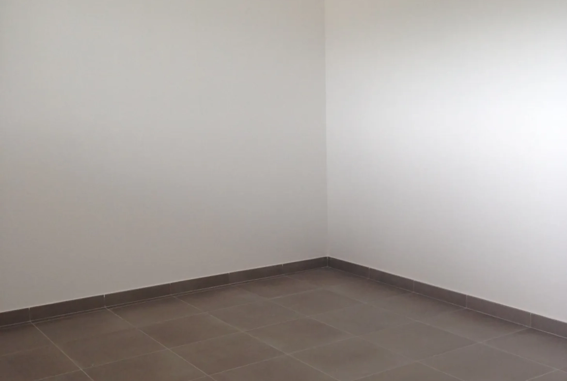 Appartement T2 en centre-ville de Ghisonaccia avec balcony, disponible en 2025 