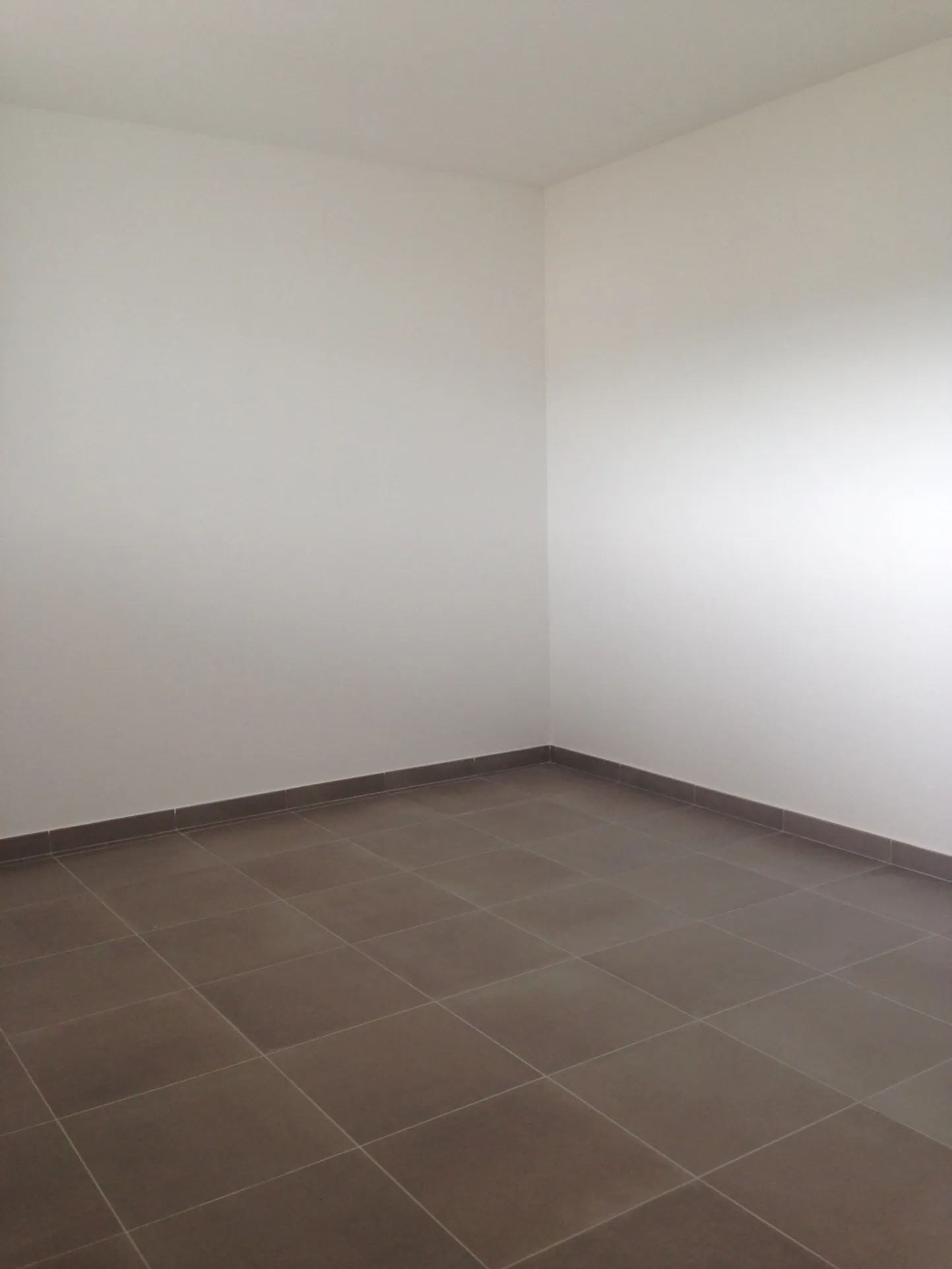Appartement T2 en centre-ville de Ghisonaccia avec balcony, disponible en 2025 