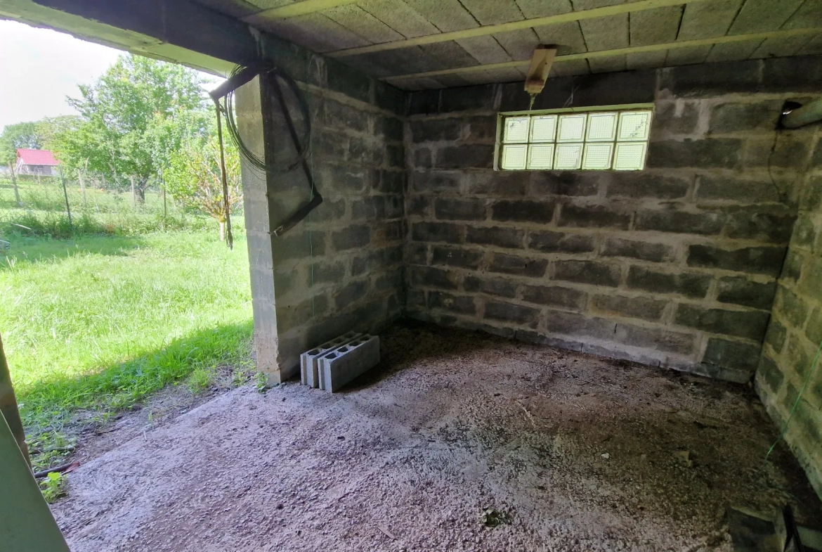 Maison à vendre à Lubersac avec terrasse, jardin et dépendance 