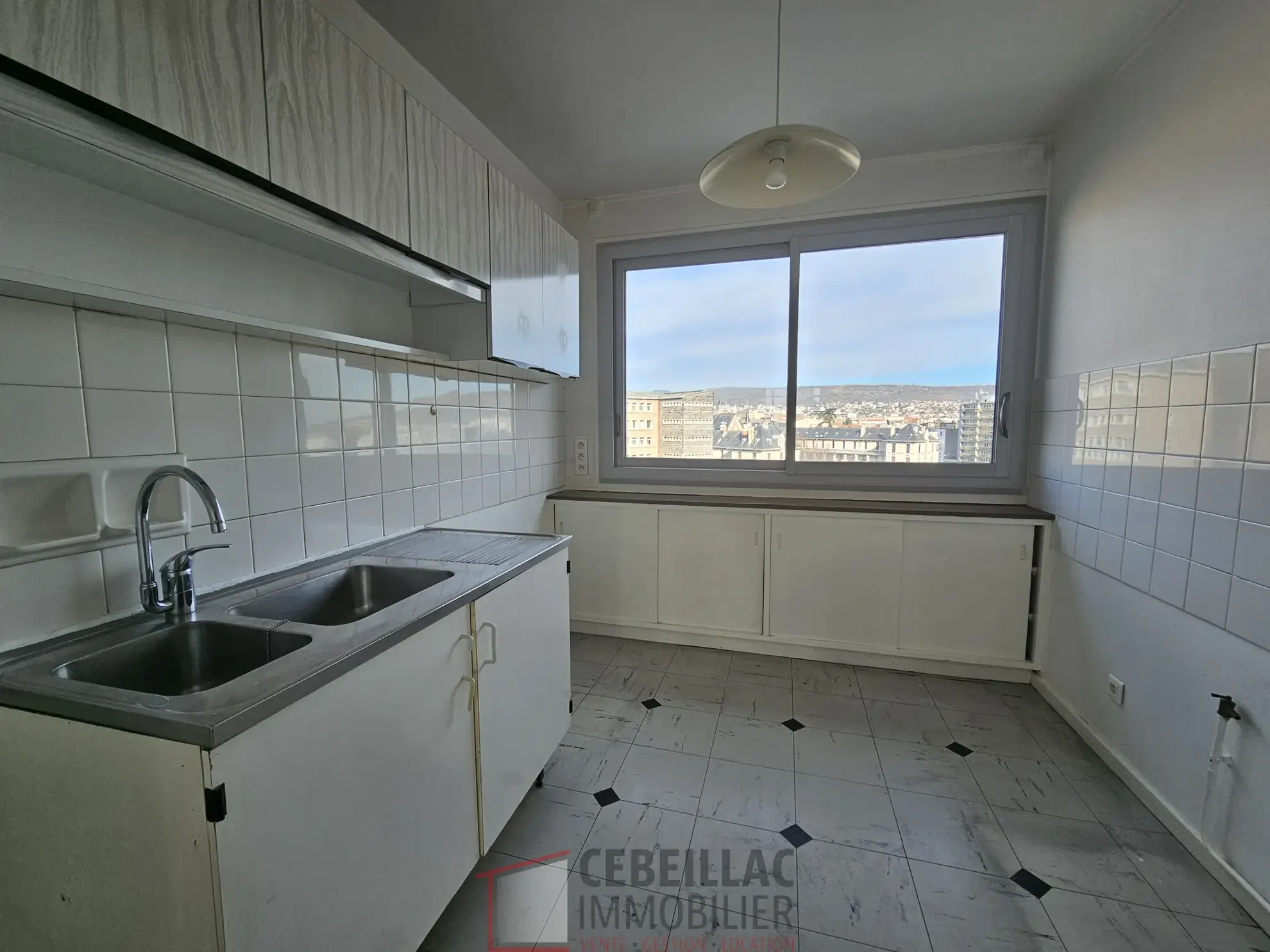 A vendre parcelle de 290 m² à Saint-Paul dans le lotissement Ti Polka 