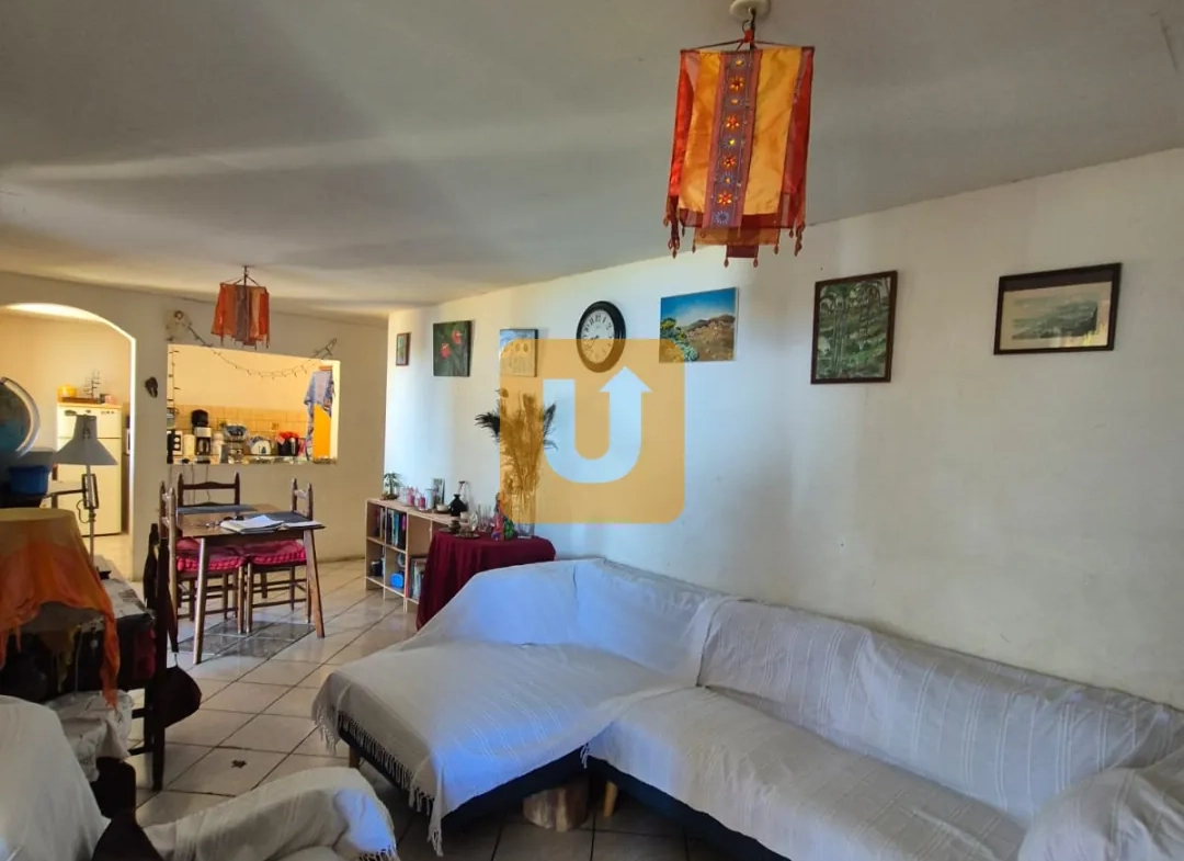 Maison créole avec vue imprenable sur la mer à Saint Paul - Opportunité exclusive 
