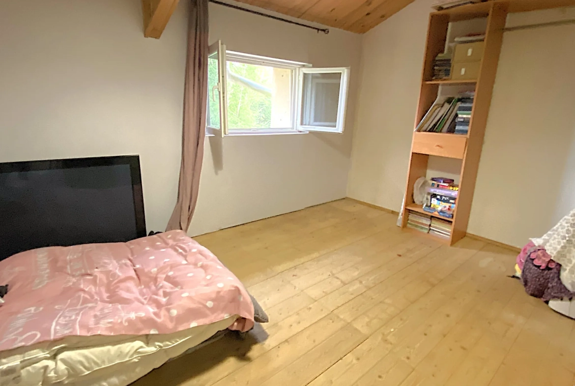 Maison en pierre de 105 m² avec grange attenante à Lamothe Landerron 