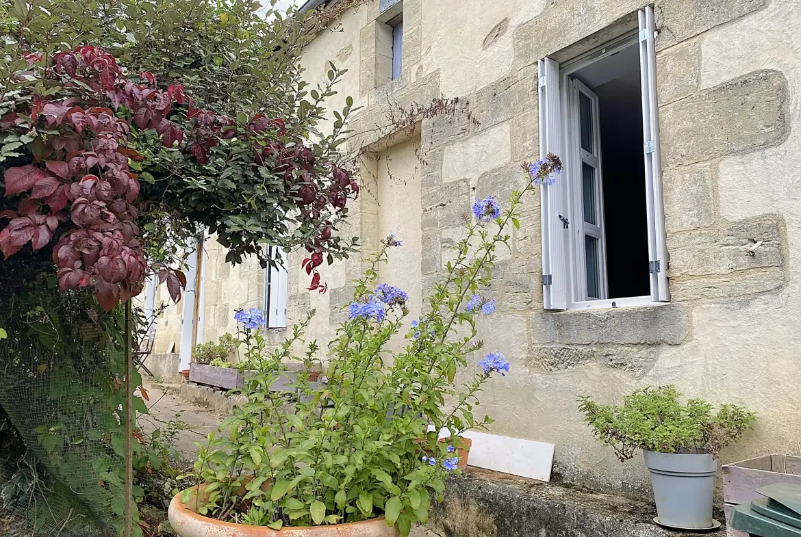 Maison en pierre de 105 m² avec grange attenante à Lamothe Landerron 