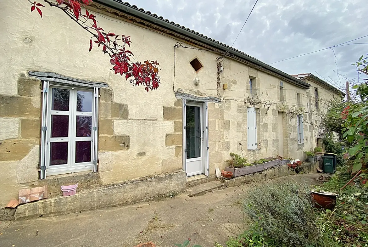Maison en pierre de 105 m² avec grange attenante à Lamothe Landerron 