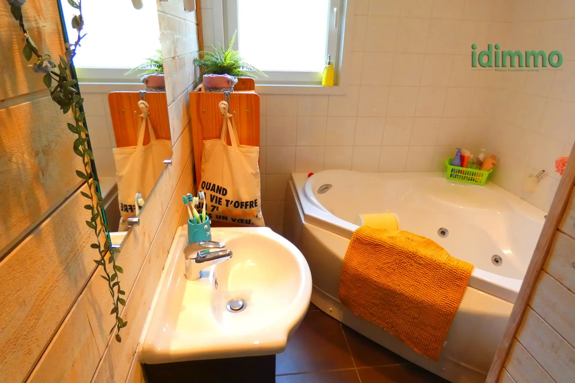 Belle maison familiale à Aurillac Villages Vic sur Cère, 150 m², 5 chambres, terrain arboré de 530 m² 