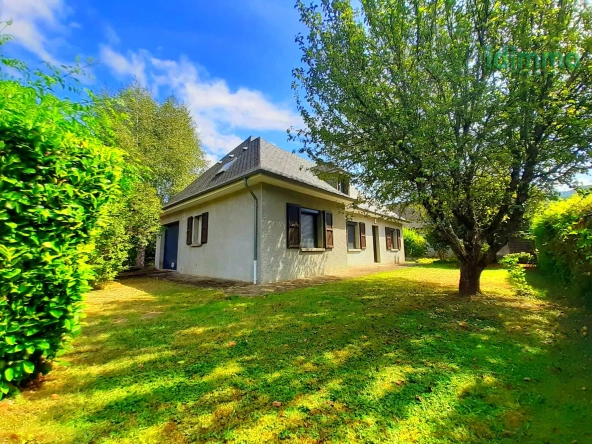 Belle maison familiale à Aurillac Villages Vic sur Cère, 150 m², 5 chambres, terrain arboré de 530 m²