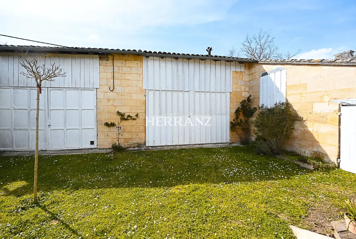Charmante maison en pierre rénovée avec dépendances près de Libourne 