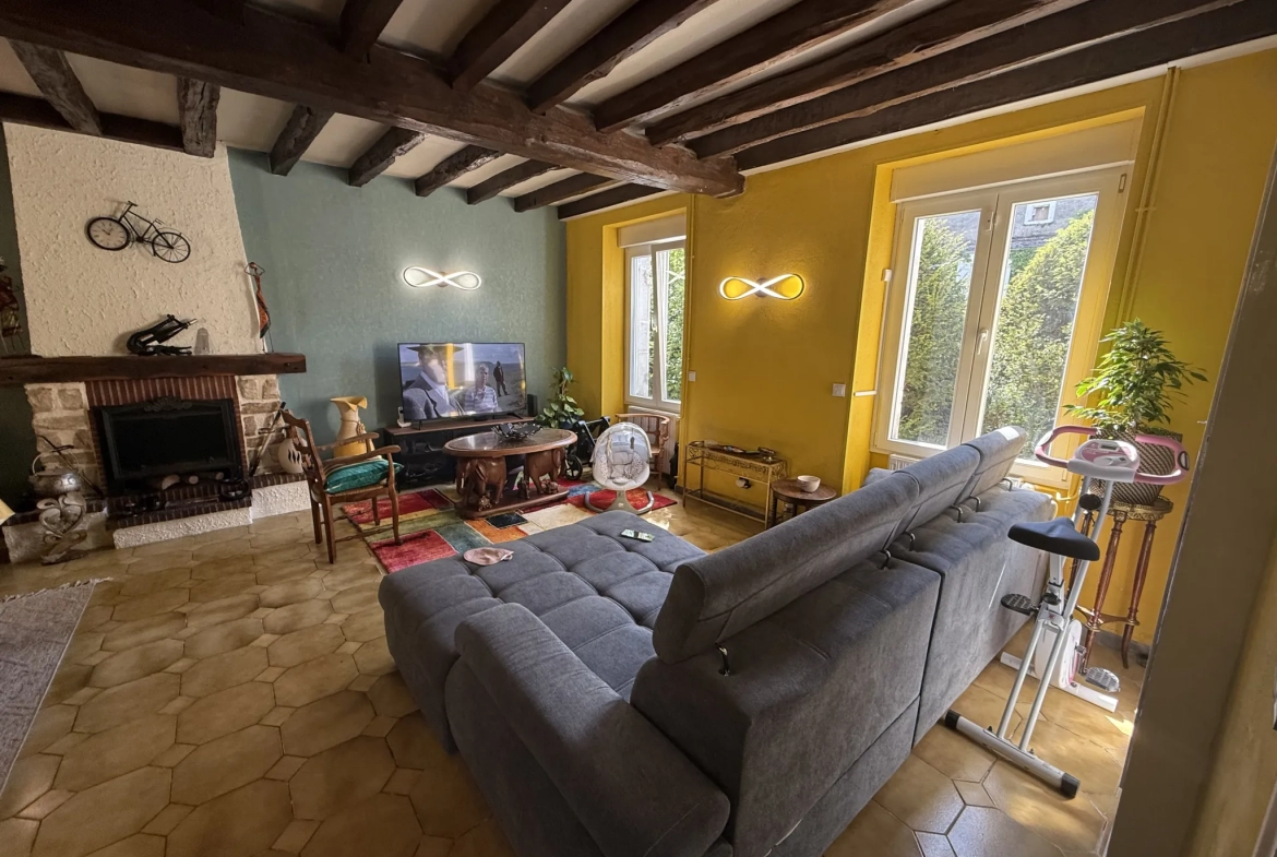 Maison de village rénovée à Montbard avec terrasse et jacuzzi, proche TGV 