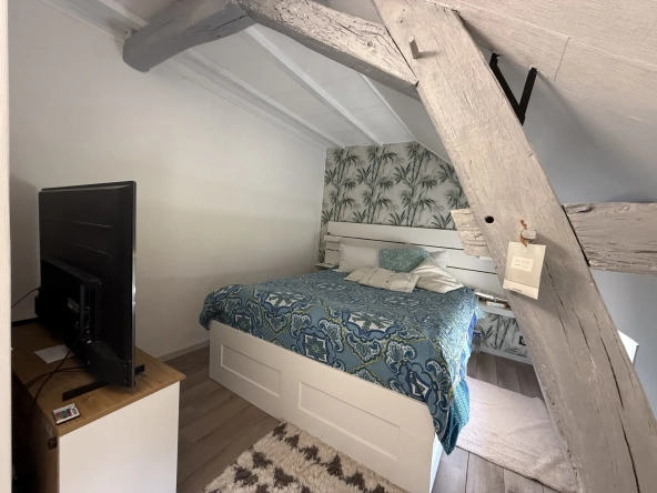 Maison de village rénovée à Montbard avec terrasse et jacuzzi, proche TGV 