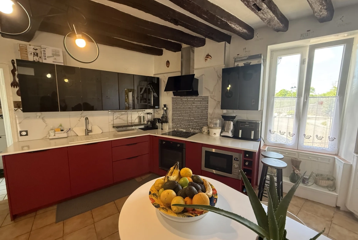 Maison de village rénovée à Montbard avec terrasse et jacuzzi, proche TGV 