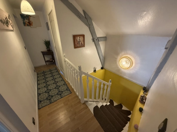 Maison de village rénovée à Montbard avec terrasse et jacuzzi, proche TGV 