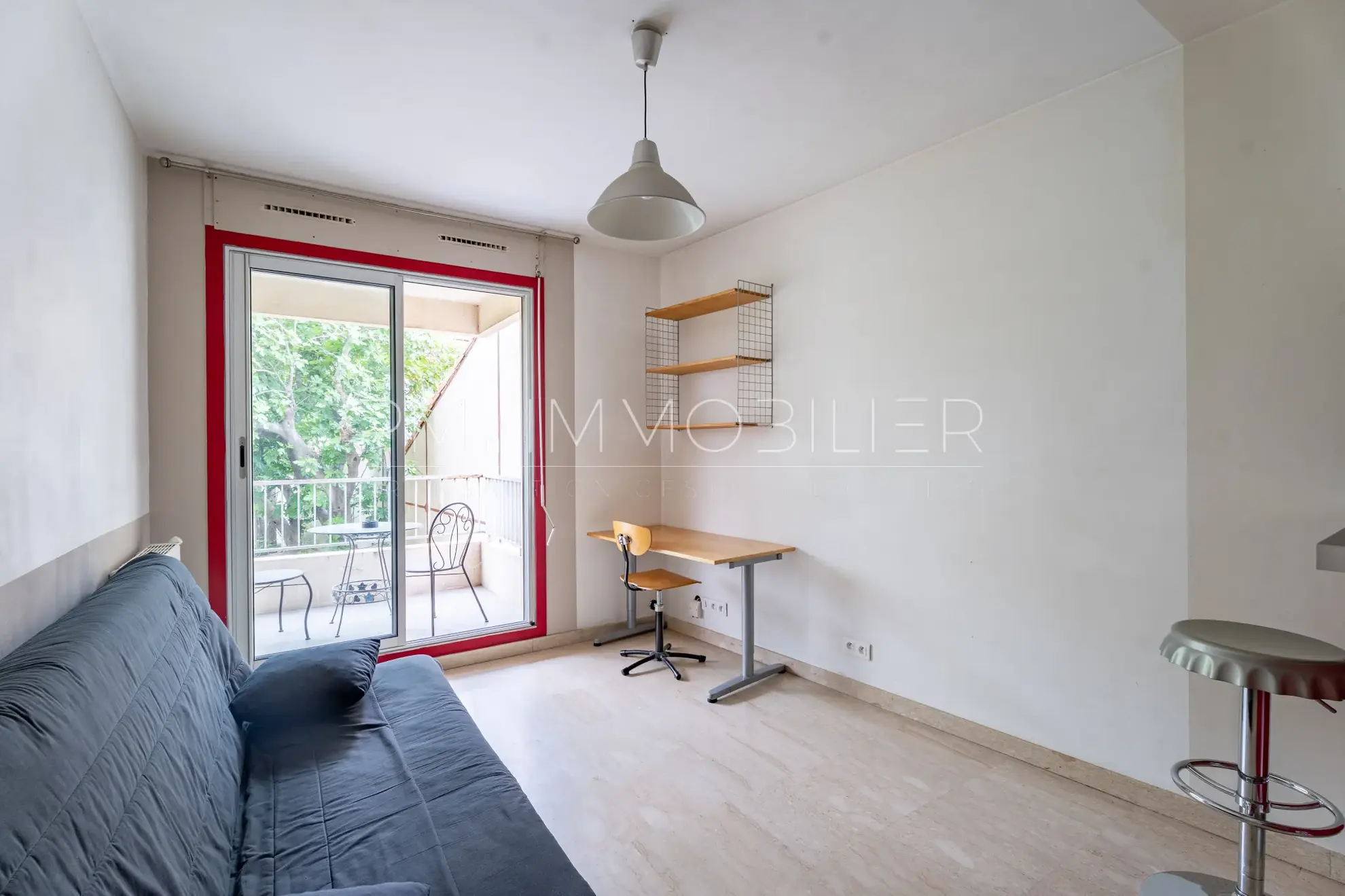 Studio de 23 m² avec terrasse plein sud dans le 5e arrondissement de Marseille 