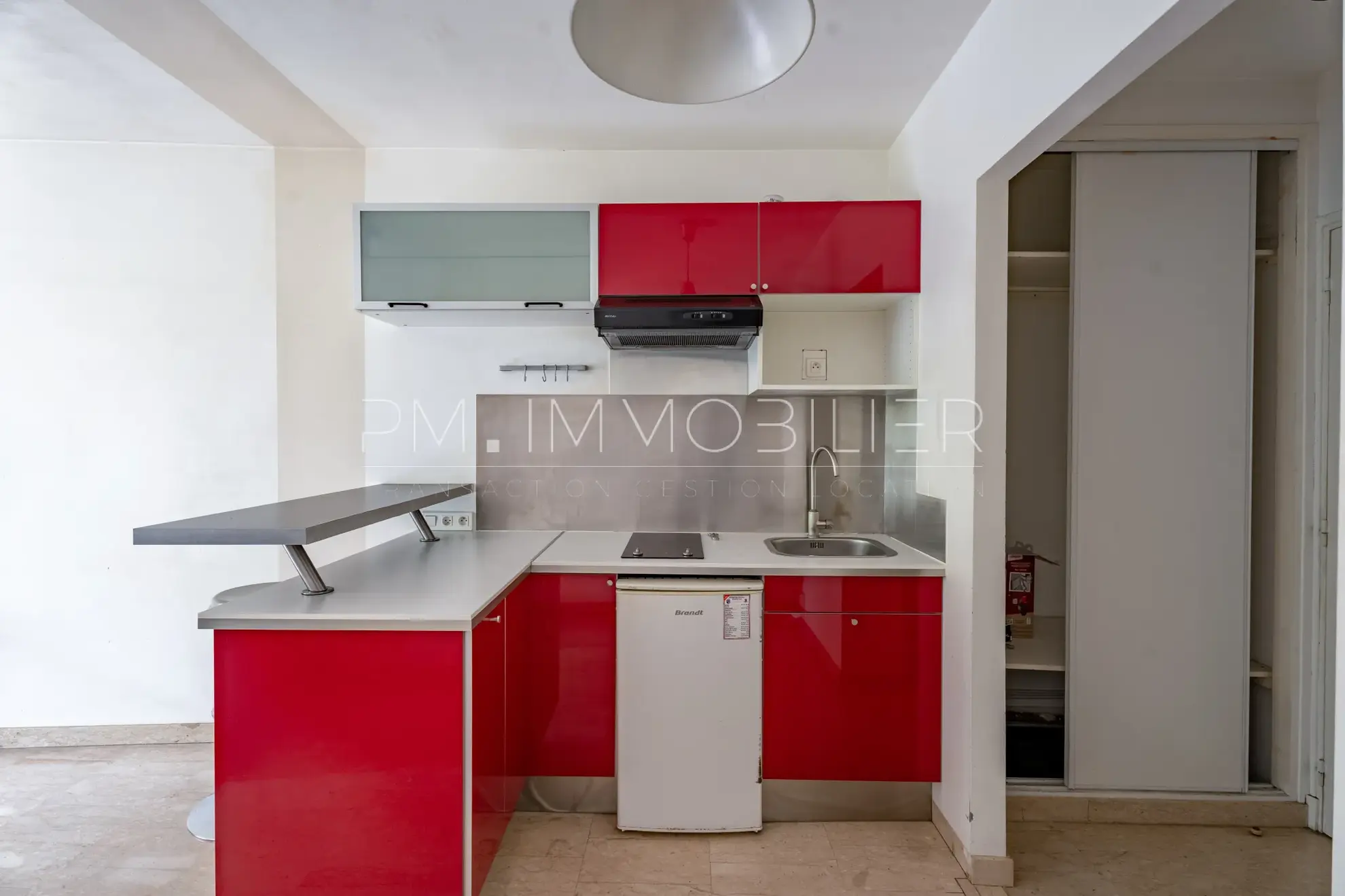 Studio de 23 m² avec terrasse plein sud dans le 5e arrondissement de Marseille 