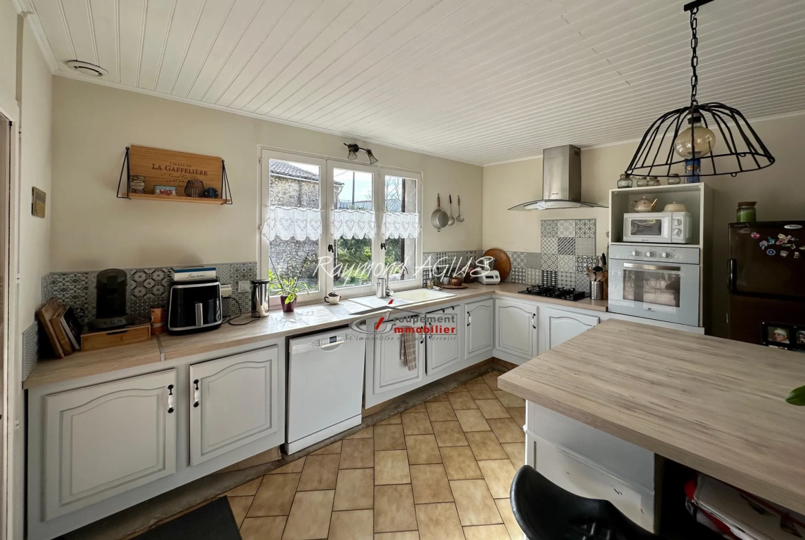 Maison traditionnelle en pierre avec 3 chambres dans l'Entre-Deux-Mers 