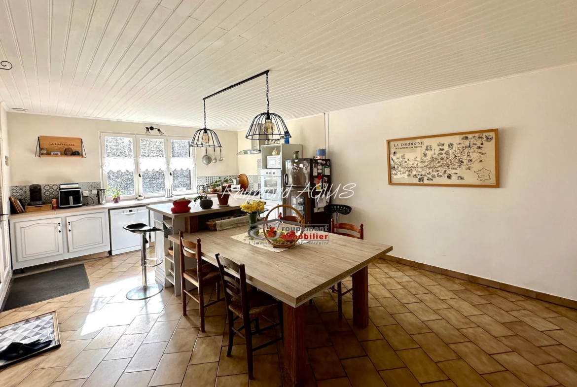 Maison traditionnelle en pierre avec 3 chambres dans l'Entre-Deux-Mers 