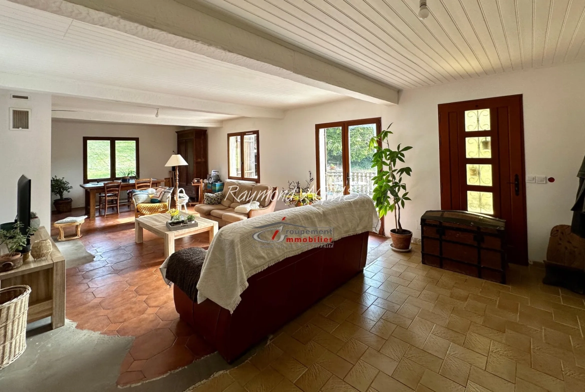 Maison traditionnelle en pierre avec 3 chambres dans l'Entre-Deux-Mers 