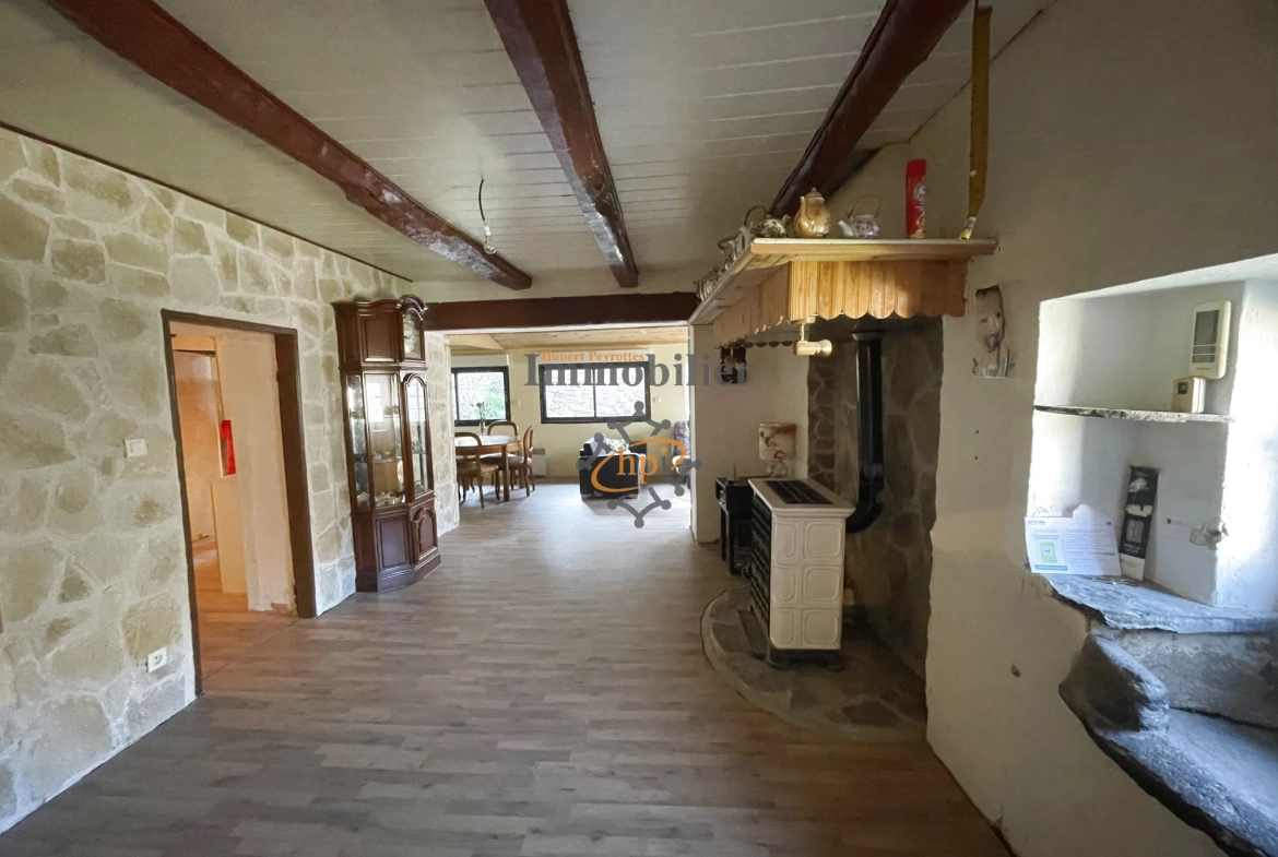 Maison de village partiellement rénovée à Ayssènes, vallée du Tarn 