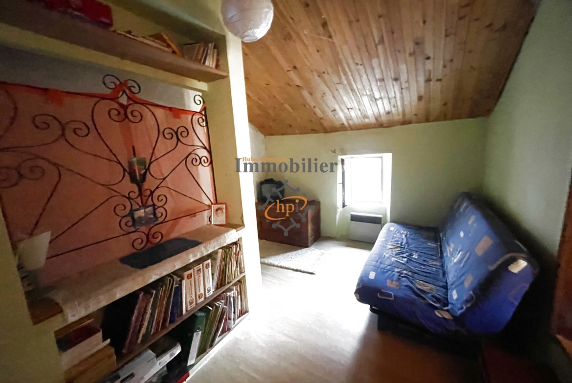 Maison de village partiellement rénovée à Ayssènes, vallée du Tarn 