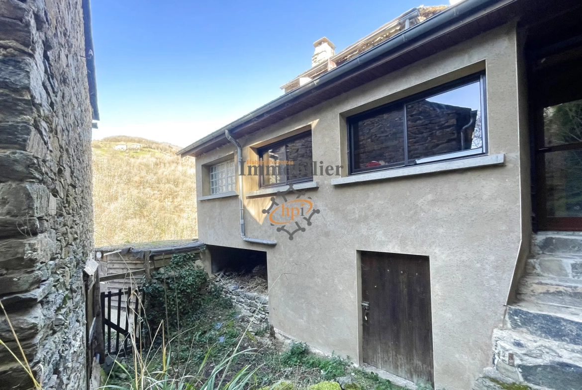 Maison de village partiellement rénovée à Ayssènes, vallée du Tarn 