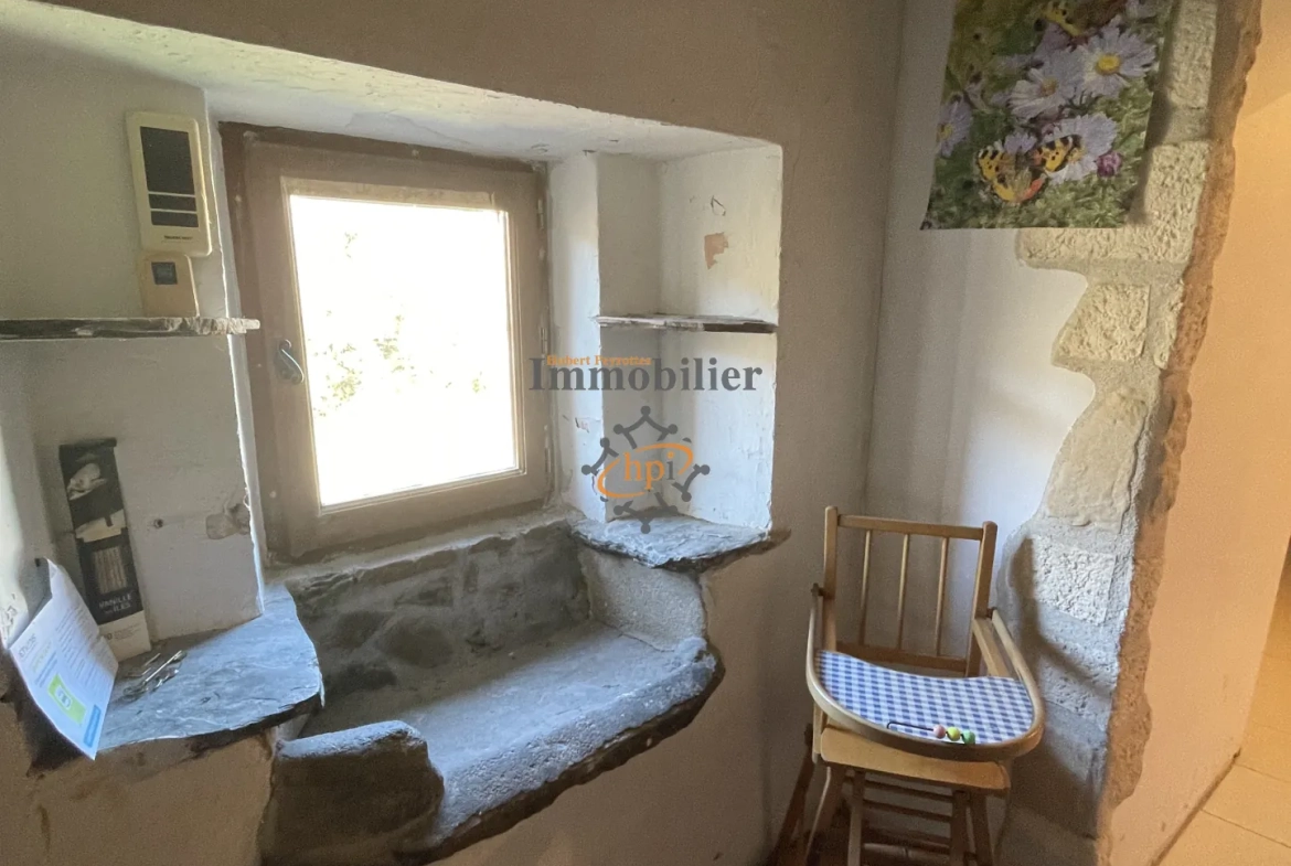 Maison de village partiellement rénovée à Ayssènes, vallée du Tarn 