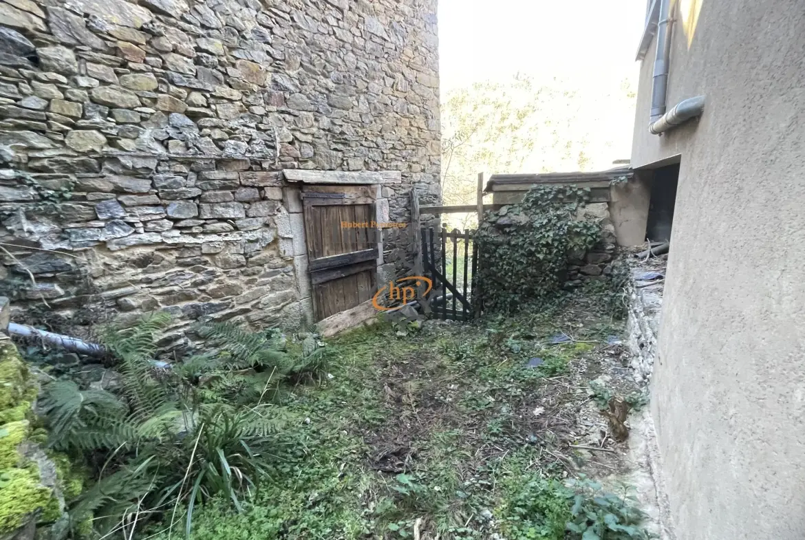 Maison de village partiellement rénovée à Ayssènes, vallée du Tarn 