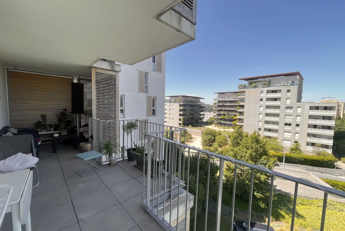 Appartement T2 avec terrasse et garage à Montpellier Port Marianne 