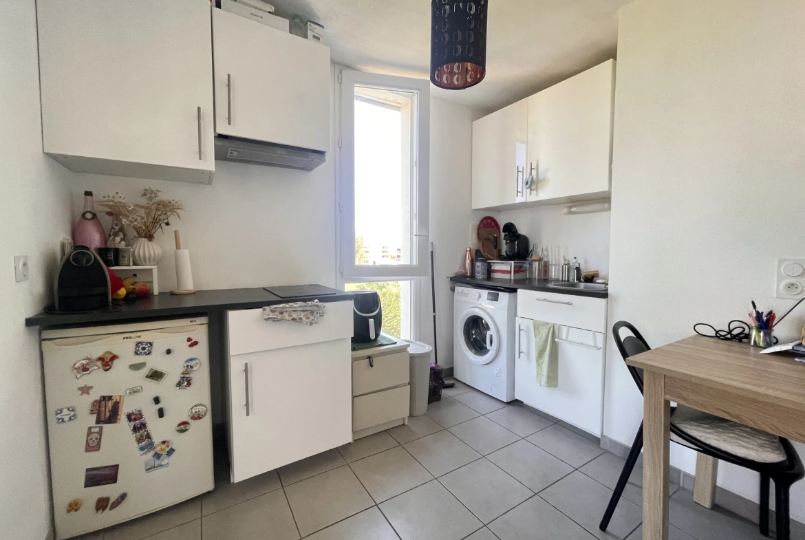 Appartement T2 avec terrasse et garage à Montpellier Port Marianne 