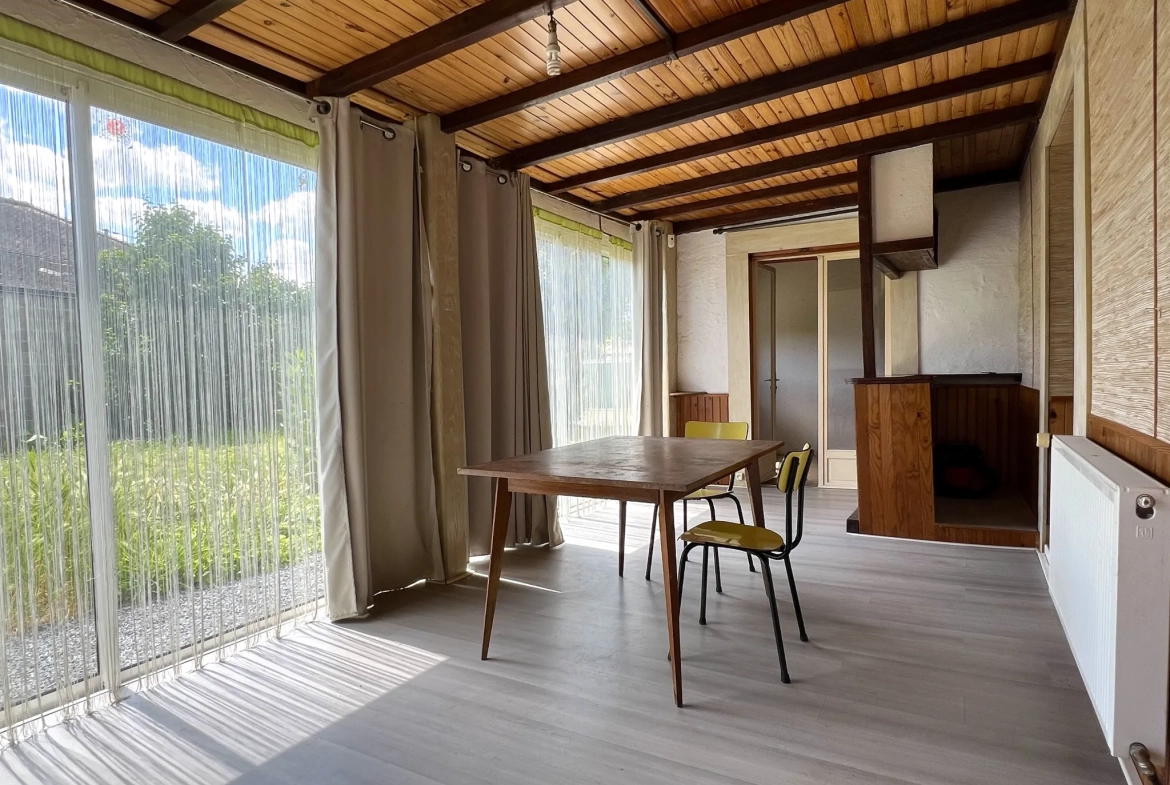 Charmante maison à proximité du centre-ville de Châtellerault avec terrain et dépendance 