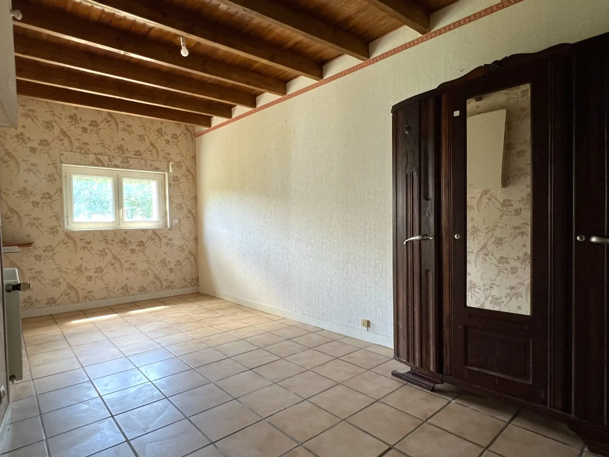 Charmante maison à proximité du centre-ville de Châtellerault avec terrain et dépendance 
