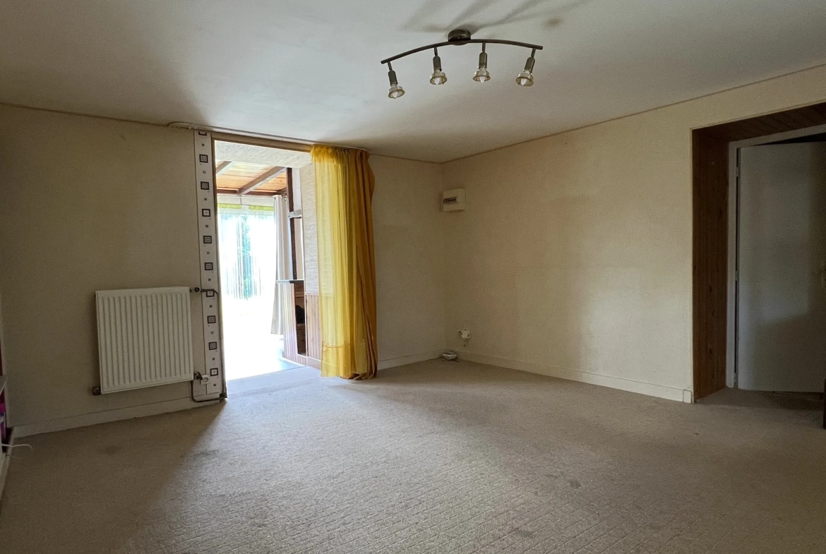 Charmante maison à proximité du centre-ville de Châtellerault avec terrain et dépendance 