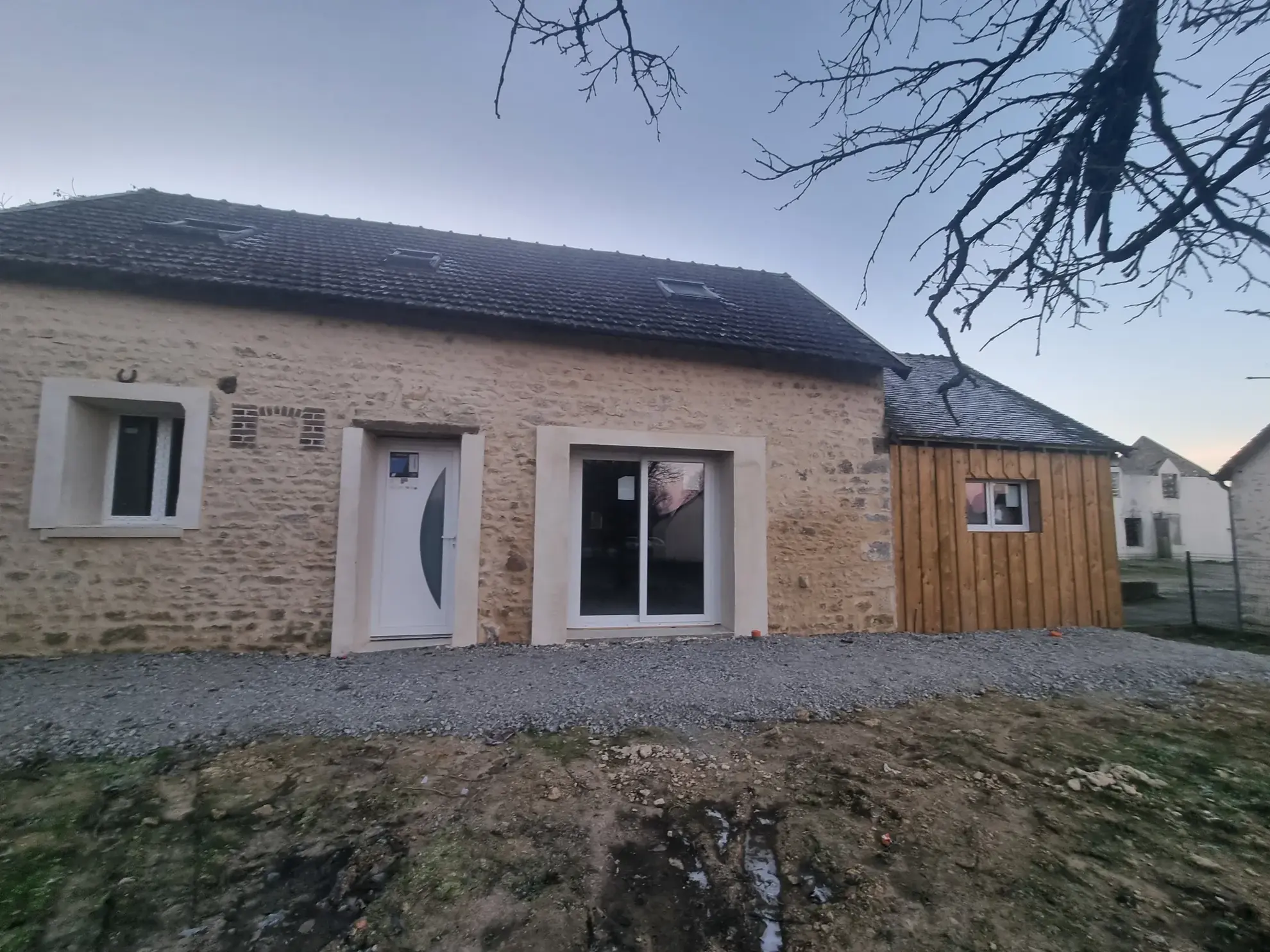 Maison à vendre entre Le Mêle Sur Sarthe et Sées avec garage et terrain de 600m² 
