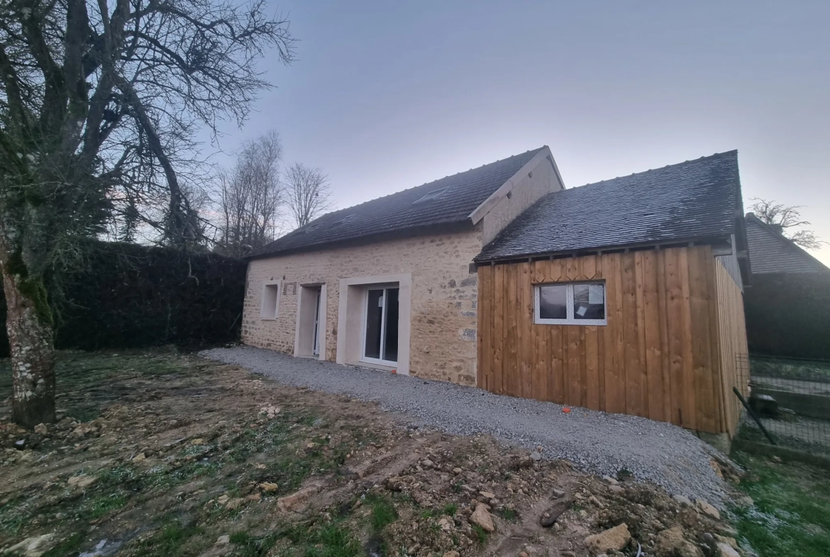 Maison à vendre entre Le Mêle Sur Sarthe et Sées avec garage et terrain de 600m² 